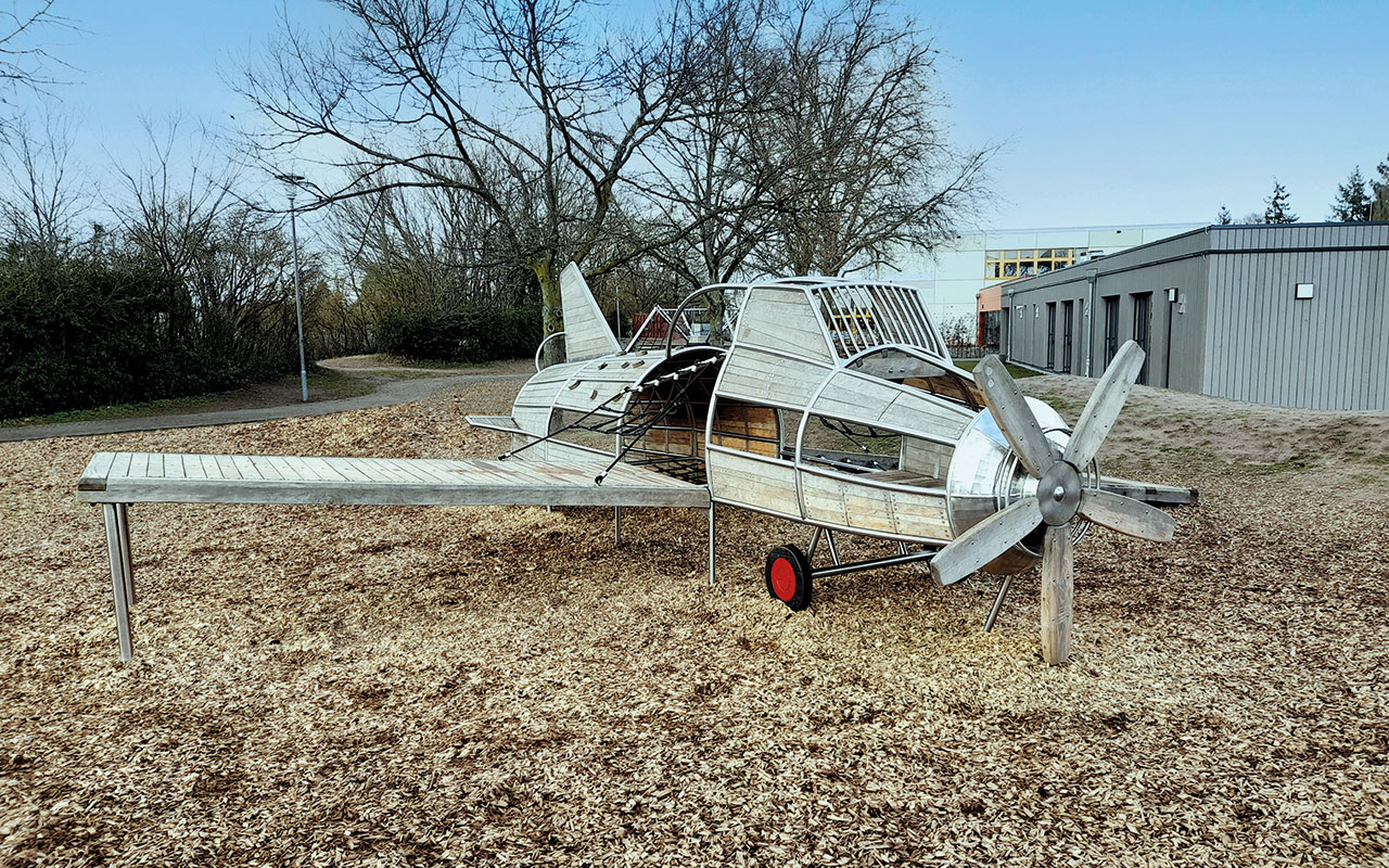 N-145-Flugzeug-Pfungstadt_1,2