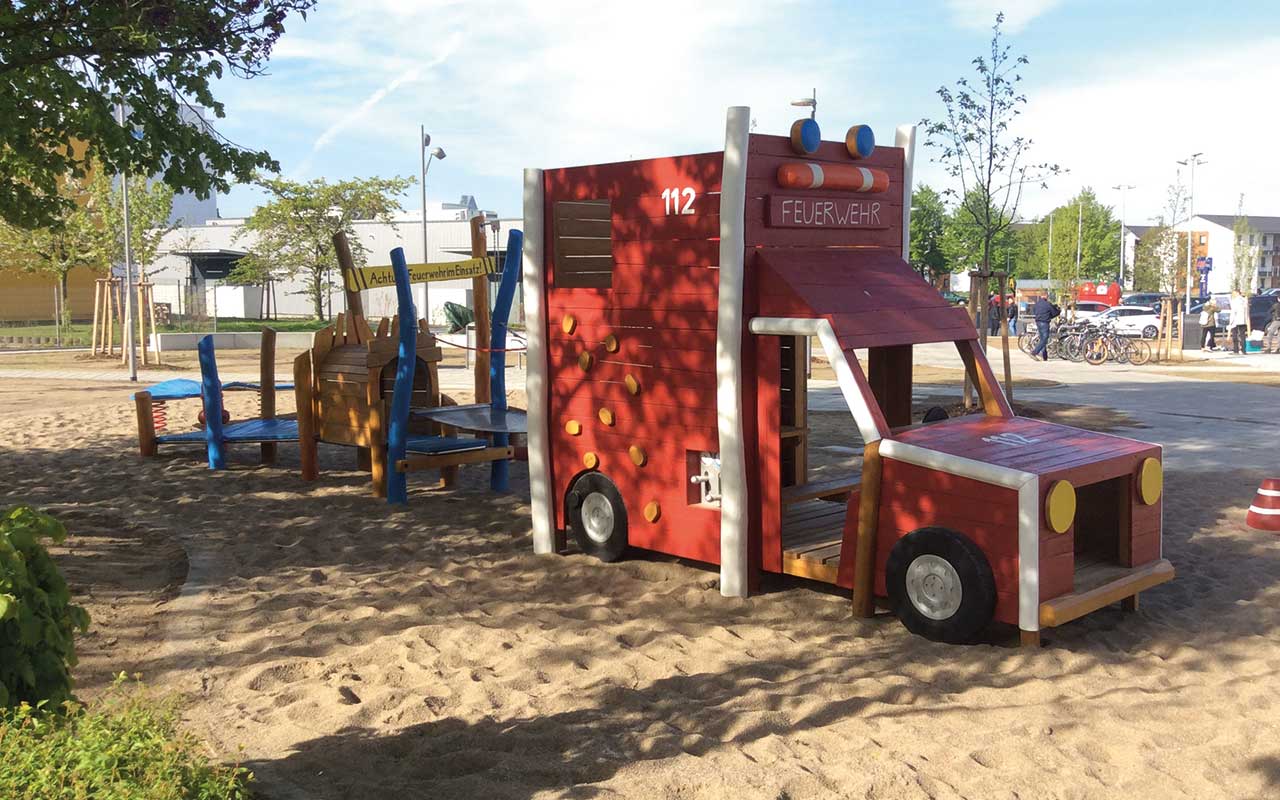 N-184-Feuerwehr-im-Einsatz-2