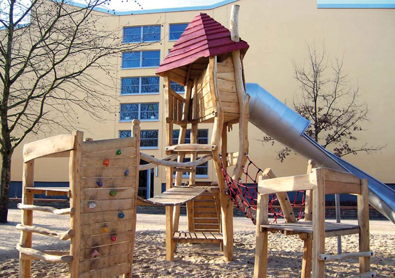 U-4-1-b_Rutschenturm-Weidenhof-(mit-Anbauten)_Hauptbild